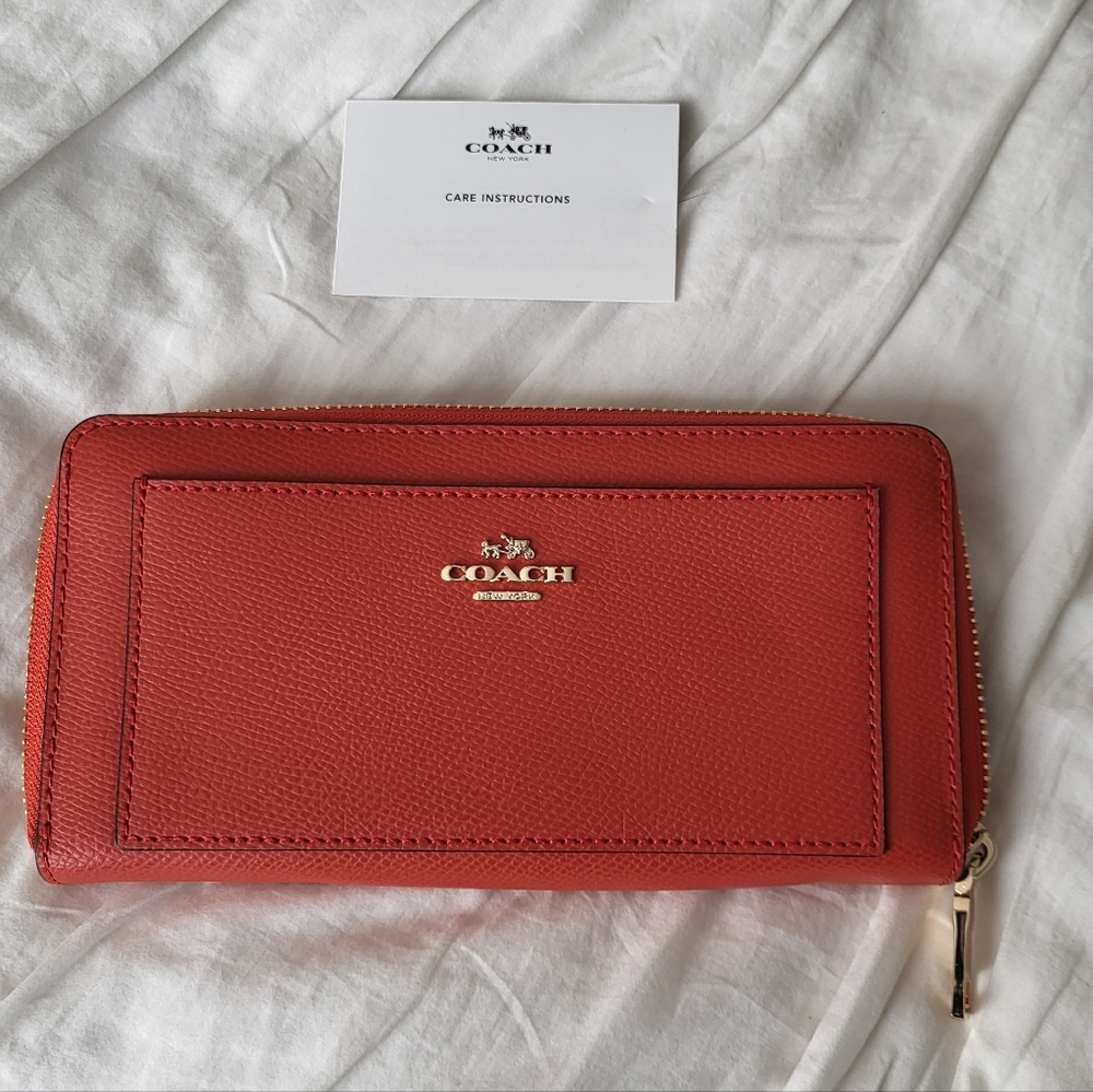 NWOT Coach Crossgrain Leather Accordion Wallet F54007 With Gold Logo & Hardware